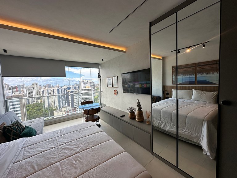 Studio con balcón en edificio con piscina URB1406