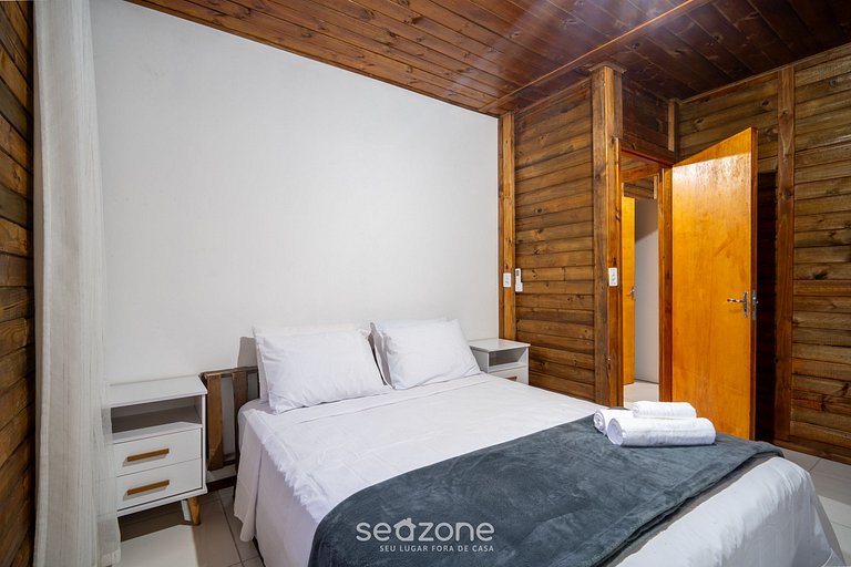 Refúgio de Madeira próx Lagoa da Conceição KNU0170