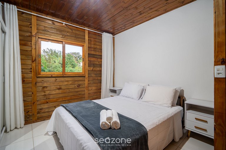 Refúgio de Madeira próx Lagoa da Conceição KNU0170