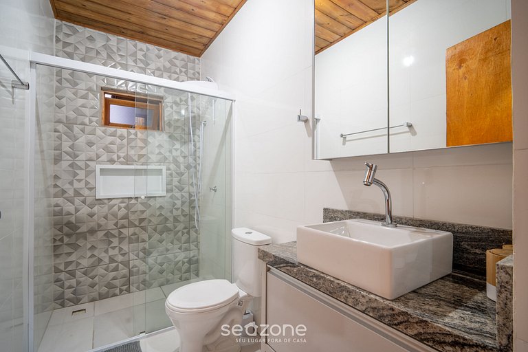 Refúgio de Madeira próx Lagoa da Conceição KNU0170