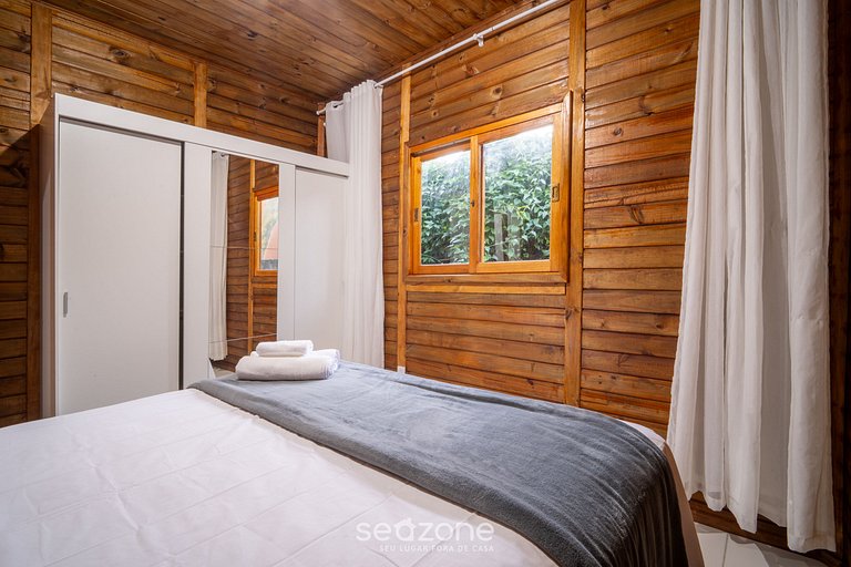 Refugio de Madera cerca Lagoa da Conceição KNU0170