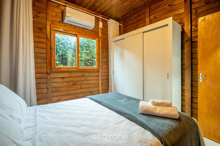 Refugio de Madera cerca Lagoa da Conceição KNU0170