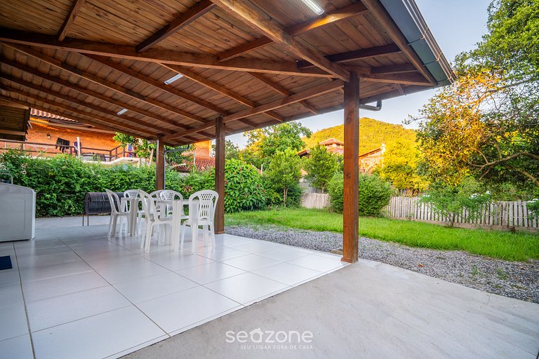 Refugio de Madera cerca Lagoa da Conceição KNU0170