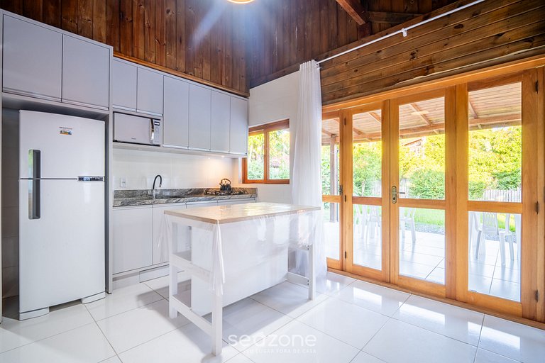 Refugio de Madera cerca Lagoa da Conceição KNU0170