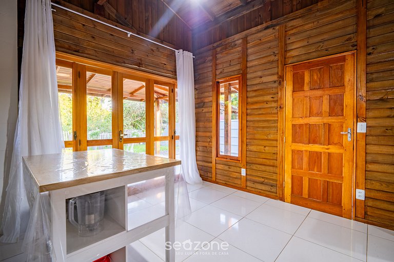 Refúgio de Madeira próx Lagoa da Conceição KNU0170