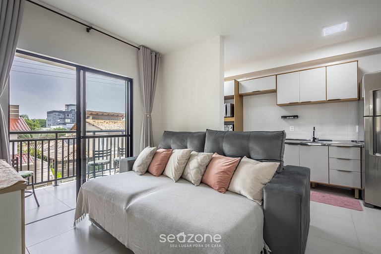 Apto c/ varanda e churrasq. a 500m do Mar MCB0302