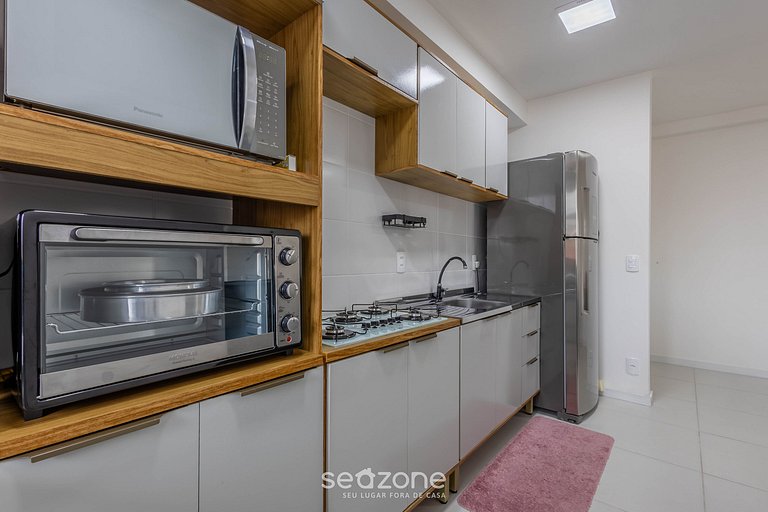 Apto c/ varanda e churrasq. a 500m do Mar MCB0302