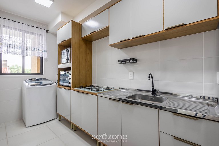 Apto c/ varanda e churrasq. a 500m do Mar MCB0302