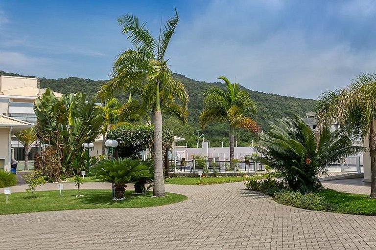 Apto c/ Churrasqueira a 400m da Praia CMN0104