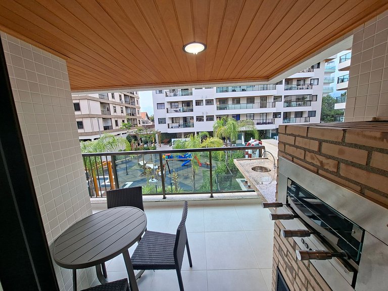 Apto c/ varanda, churrasq. e vista piscina ANO0209