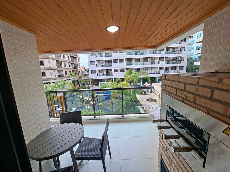 Apto c/ varanda, churrasq. e vista piscina ANO0209