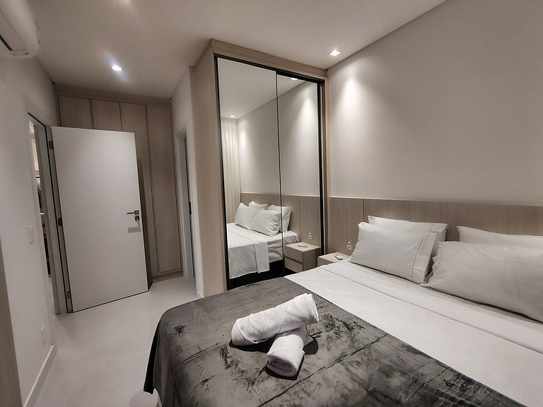 Apto em Cond. com Academia no Jurerê VOX0210