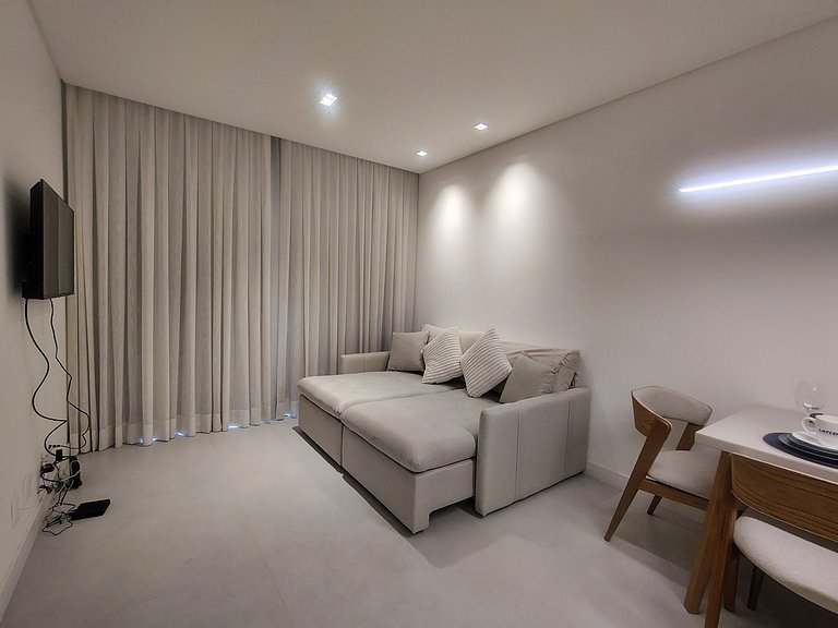 Apto em Cond. com Academia no Jurerê VOX0210