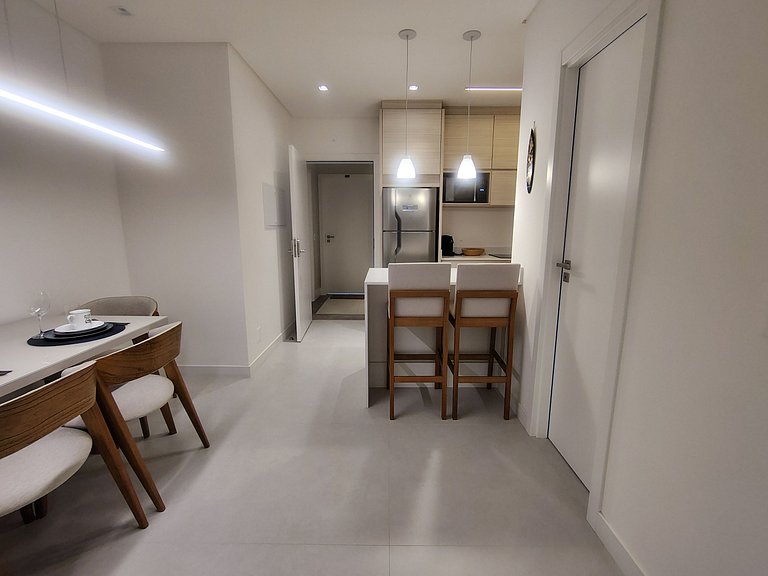 Apto en cond. con gimnasio en Jurerê VOX0210