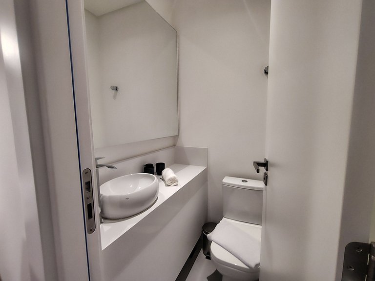 Apto em Cond. com Academia no Jurerê VOX0210