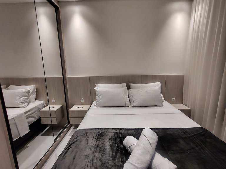 Apto em Cond. com Academia no Jurerê VOX0210