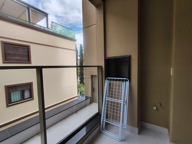 Apto em Cond. com Academia no Jurerê VOX0210