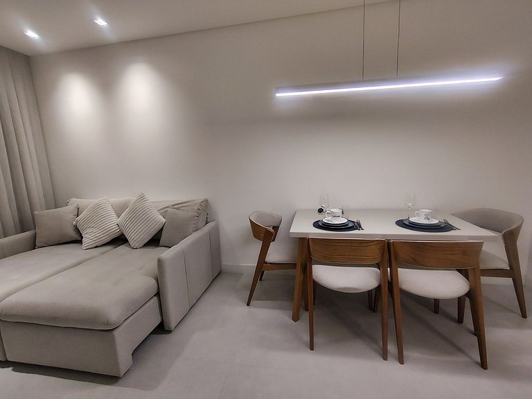 Apto em Cond. com Academia no Jurerê VOX0210