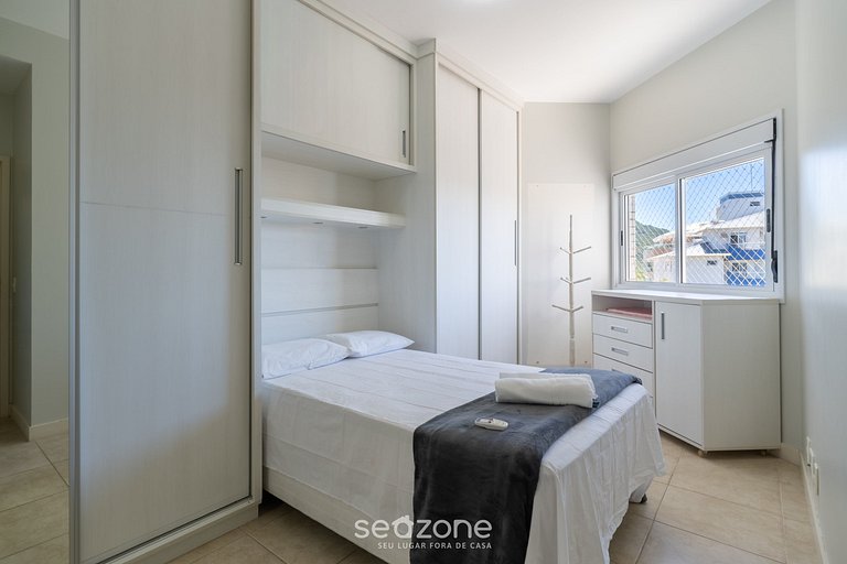 Apto c/ barbacoa en condominio con piscina EAF0404