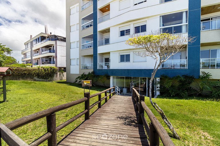 Apto c/ barbacoa en condominio con piscina EAR0404