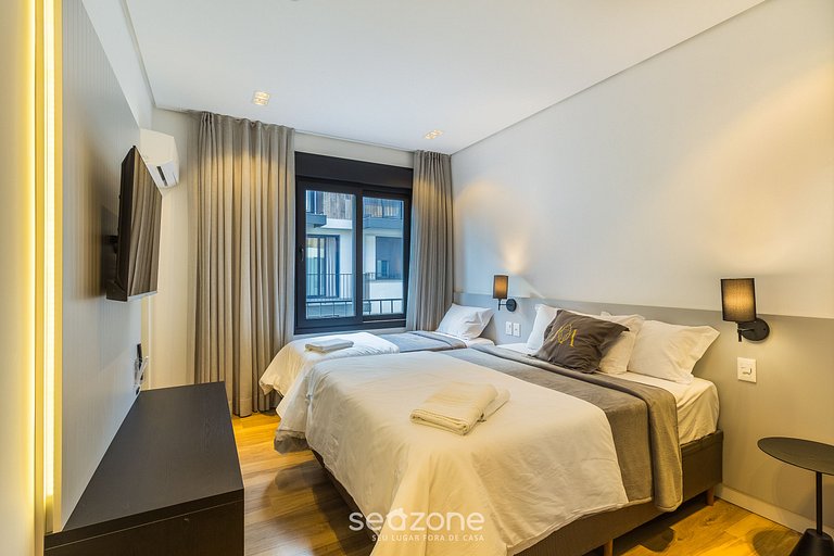 Ap moderno frente a la Praça das Etnias CBG0306