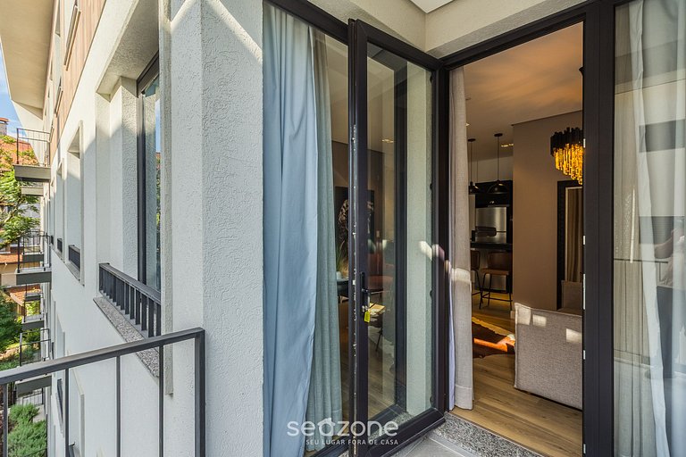 Ap moderno frente a la Praça das Etnias CBG0306