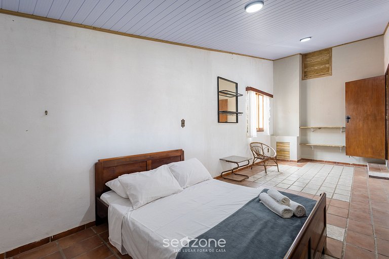 Casa Grande com 3 Quartos em Penha SEL0068