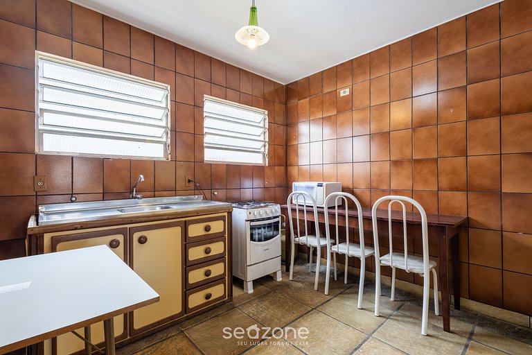 Casa Grande com 3 Quartos em Penha SEL0068