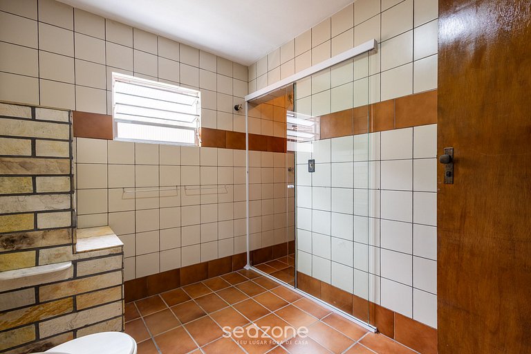 Casa Grande com 3 Quartos em Penha SEL0068