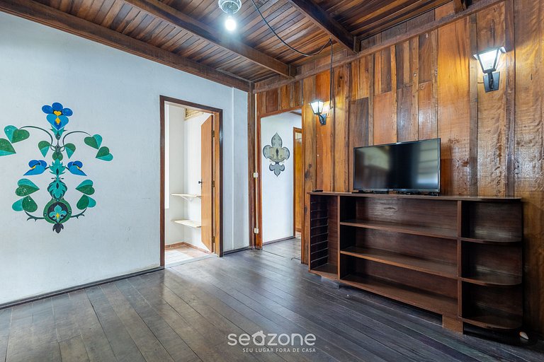 Casa Grande com 3 Quartos em Penha SEL0068