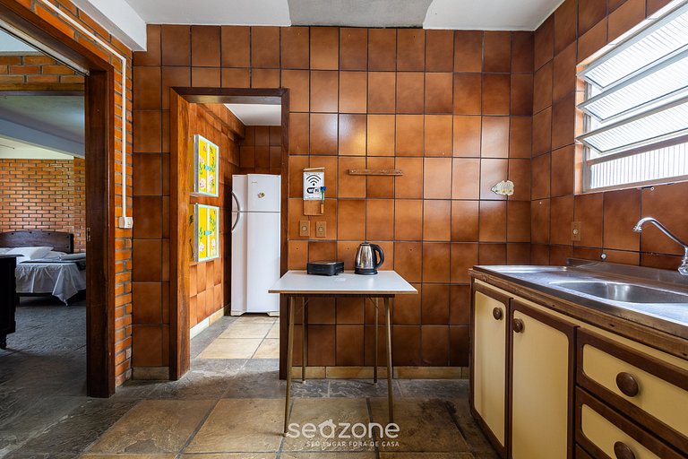 Casa Grande com 3 Quartos em Penha SEL0068