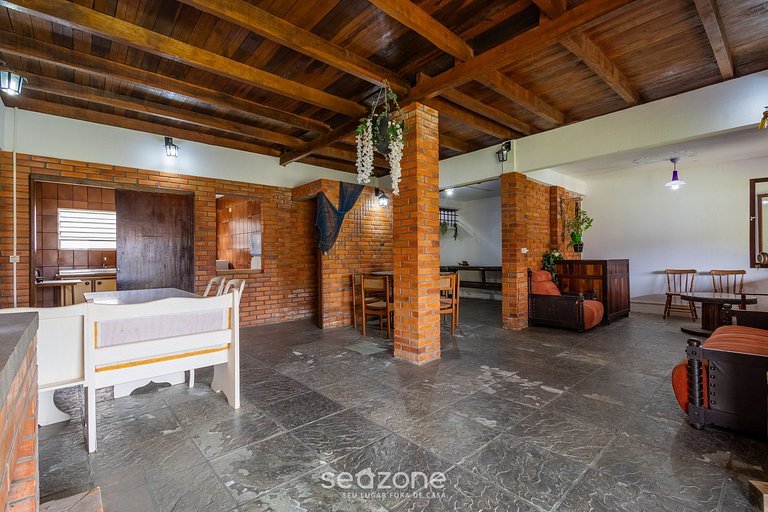 Casa Grande de 3 Dormitorios en Penha SEL0068