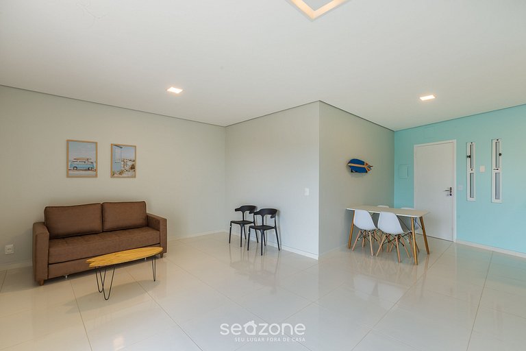 Ap em Cond. c/ Piscina a 1 Quadra da Praia KVI0307