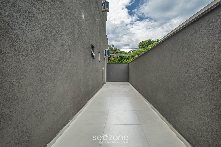 Casa c/ terraço e churrasq. a 850m do mar JSF0748