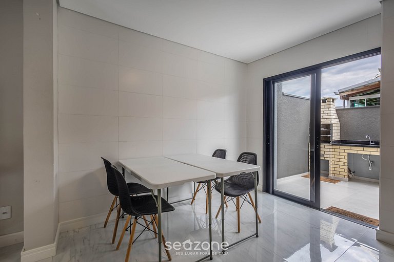 Casa c/ terraço e churrasq. a 850m do mar JSF0748