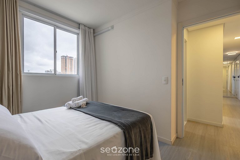 Apto c/ churrasq e varanda, 400m da Praia LEAA0506