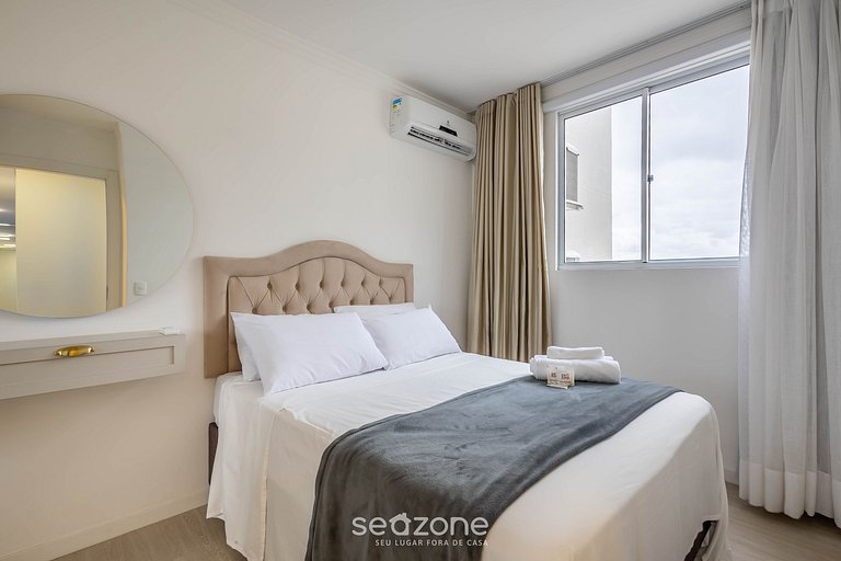 Apto c/ churrasq e varanda, 400m da Praia LEAA0506