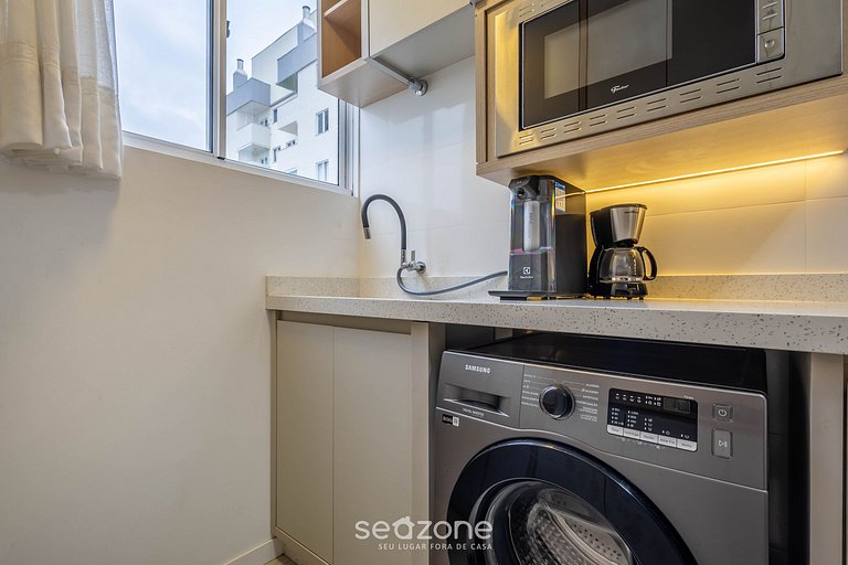 Apto c/ churrasq e varanda, 400m da Praia LEAA0506