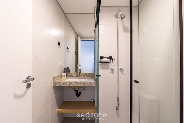 Studio moderno c/ varanda em Curitiba - EBI0304