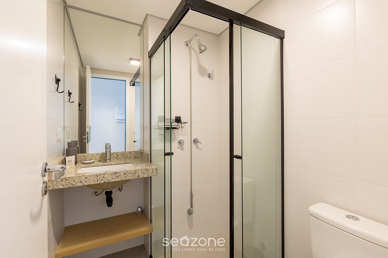 Studio moderno con balcón en Curitiba - EBI0304