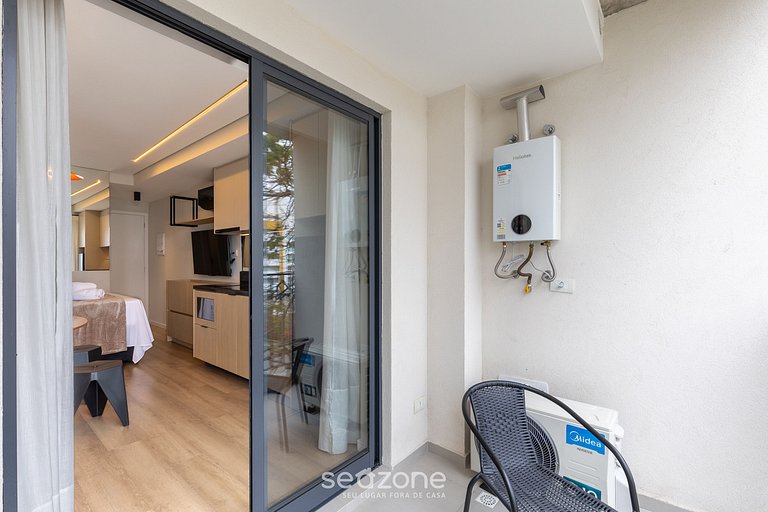Studio moderno con balcón en Curitiba - EBI0304