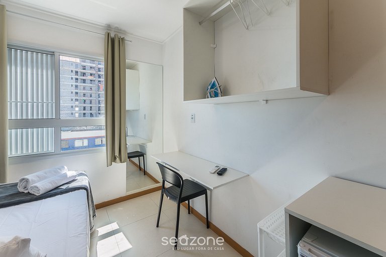 Studio c/ vista parcial mar, 160m da Praia SAA0323