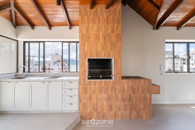 Casa c/ Jacuzzi e Churrasqueira, Coqueiros MTT0402