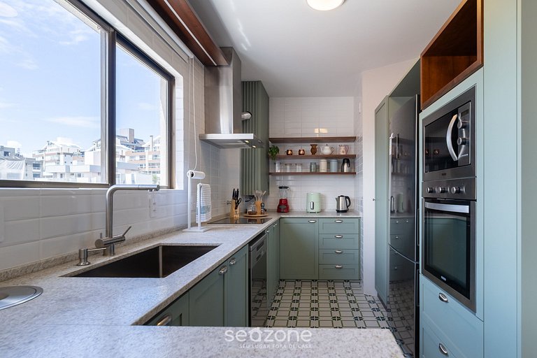 Casa c/ Jacuzzi e Churrasqueira, Coqueiros MTT0402