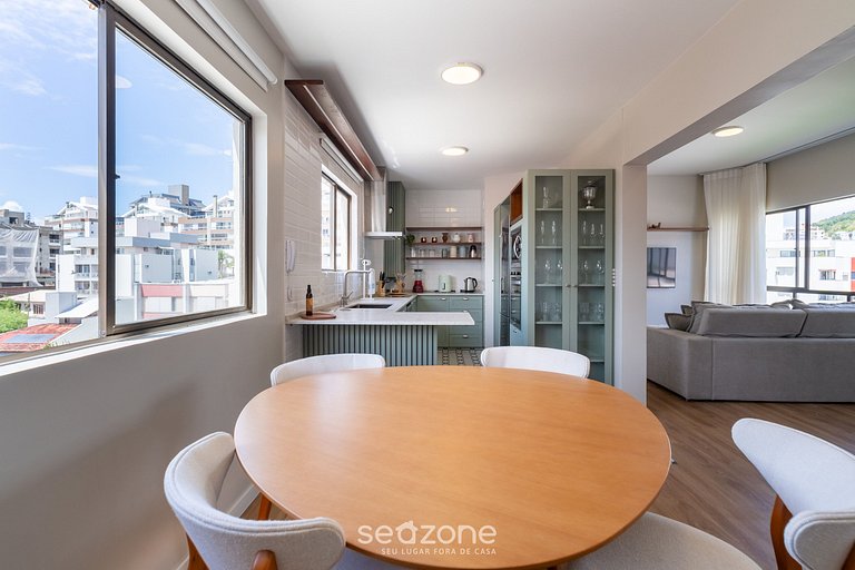 Casa c/ Jacuzzi e Churrasqueira, Coqueiros MTT0402