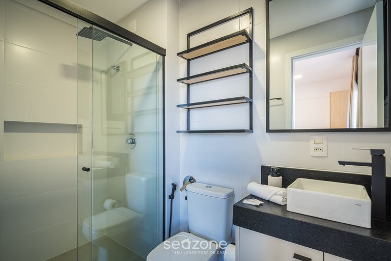 Apto c/ Churrasq. em Cond. c/ Piscina EVH0609