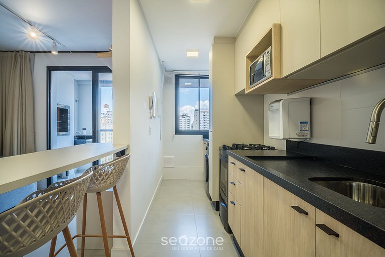 Apto c/ Churrasq. em Cond. c/ Piscina EVH0609