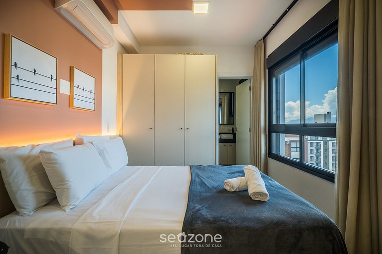 Apto c/ Churrasq. em Cond. c/ Piscina EVH0609