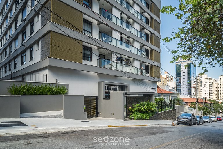 Apto c/ Churrasq. em Cond. c/ Piscina EVH0609