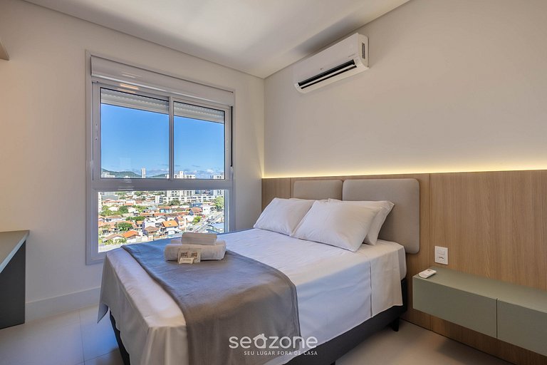 Apto en Cond. con Piscina y Vista Mar BHC1206